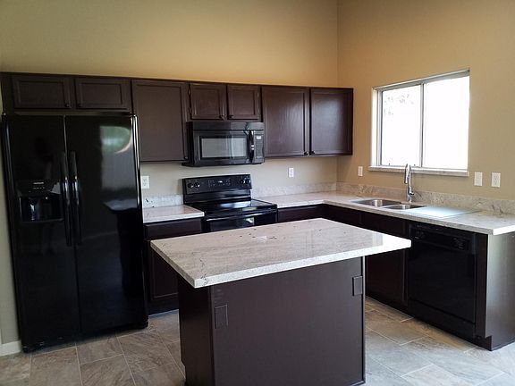 5th image of 3002 W Melinda Ln