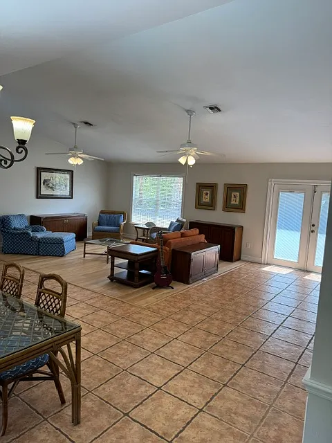3 bed, 1600 sqft, $3,600 — Photo 3