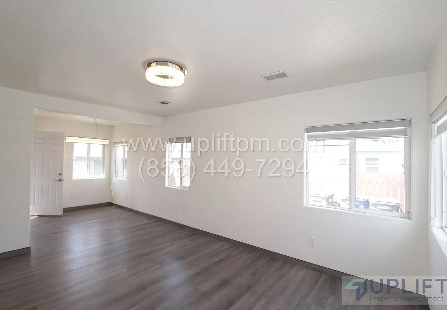 3 bed, 2.0 bath, 992 sqft, $3,200 — Photo 2