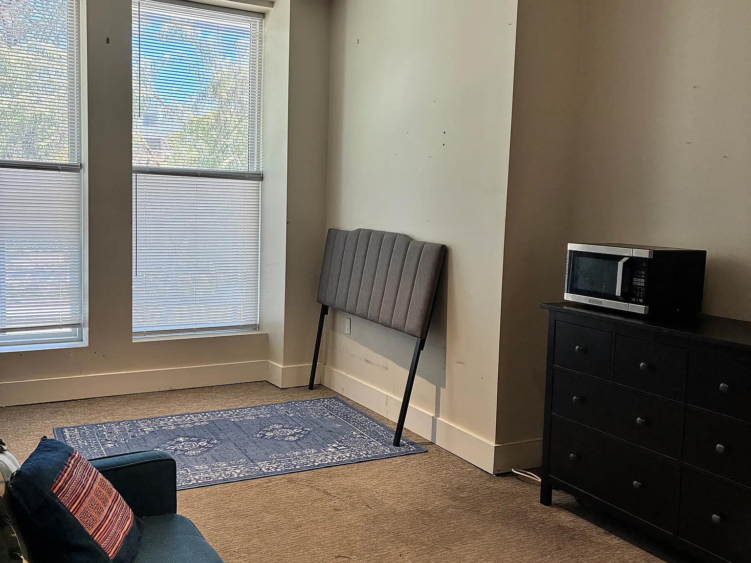 Studio, 200 sqft, $1,500 — Photo 1