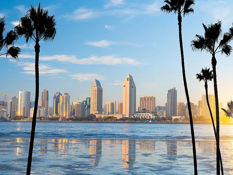 Take in breathtaking views of the bay, with stunning San Diego scenery right at your doorstep.