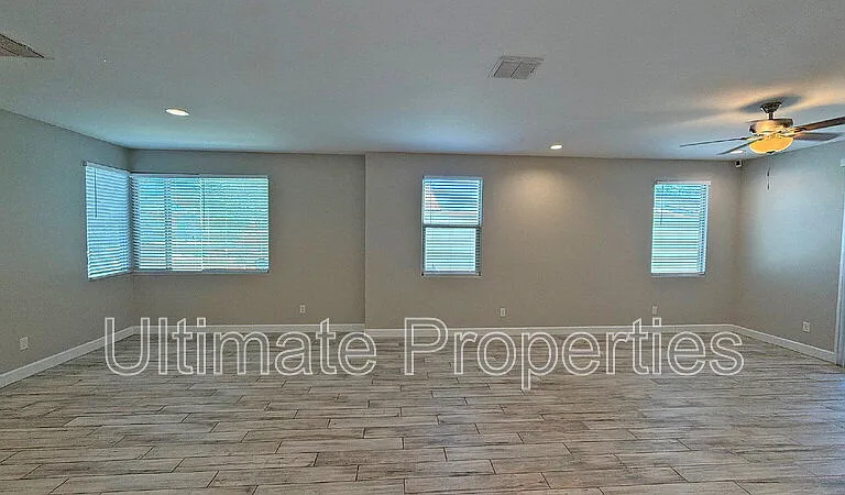 835 N 110th Ave — Photo 13
