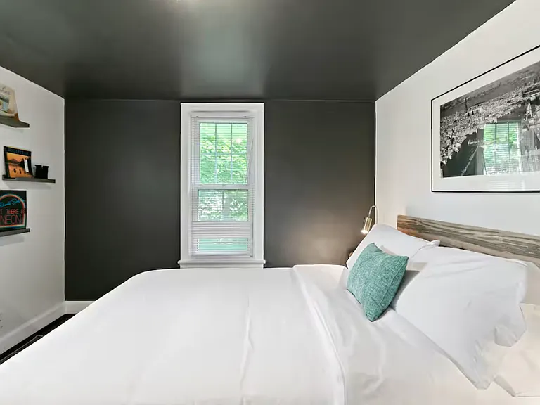 1364 Catalpa Dr #4 — Photo 6