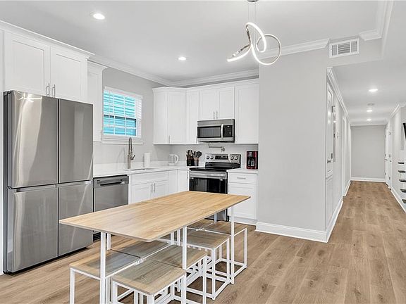 5th image of 3809 Ulloa St