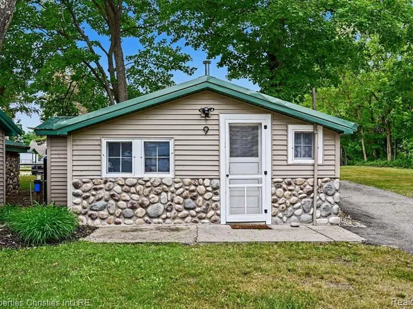 5124 Beechwood Ave #9, Gaylord, MI 49735