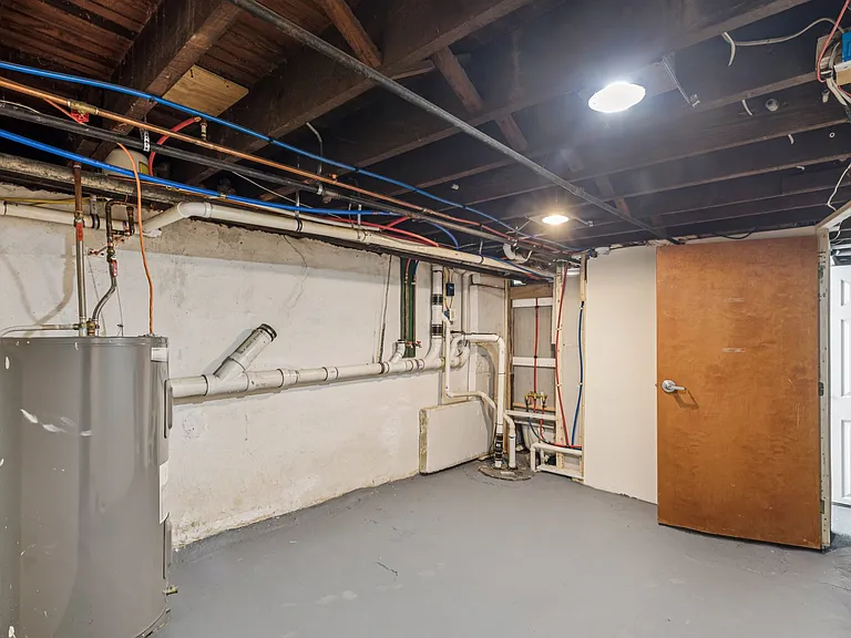 Washer/Dryer Hookups