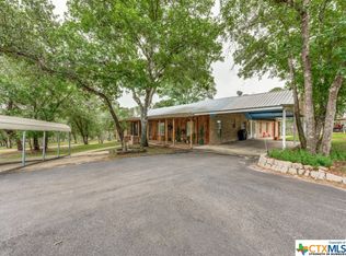 1004 Bluebonnet Ln, Adkins, TX 78101