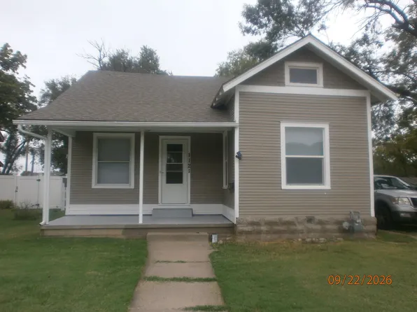 1121 E Ash St, Salina, KS 67401