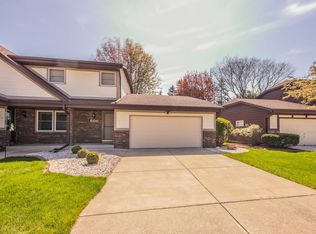 506 Silver Spring Dr, Green Bay, WI 54303