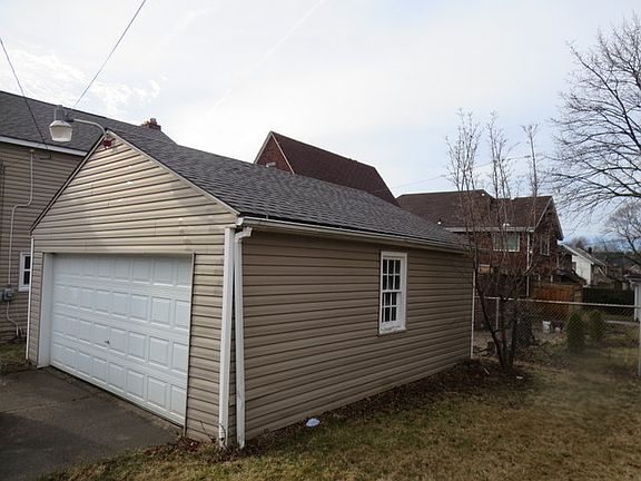 3rd image of 545 Storer Ave
