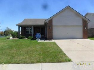 29535 Hawthorn Ct, Brownstown Township, MI 48183