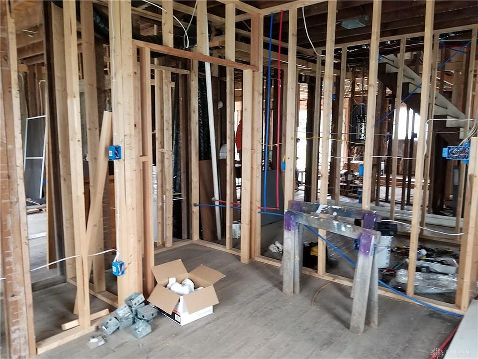 2nd image of 1214 S Roosevelt Ave