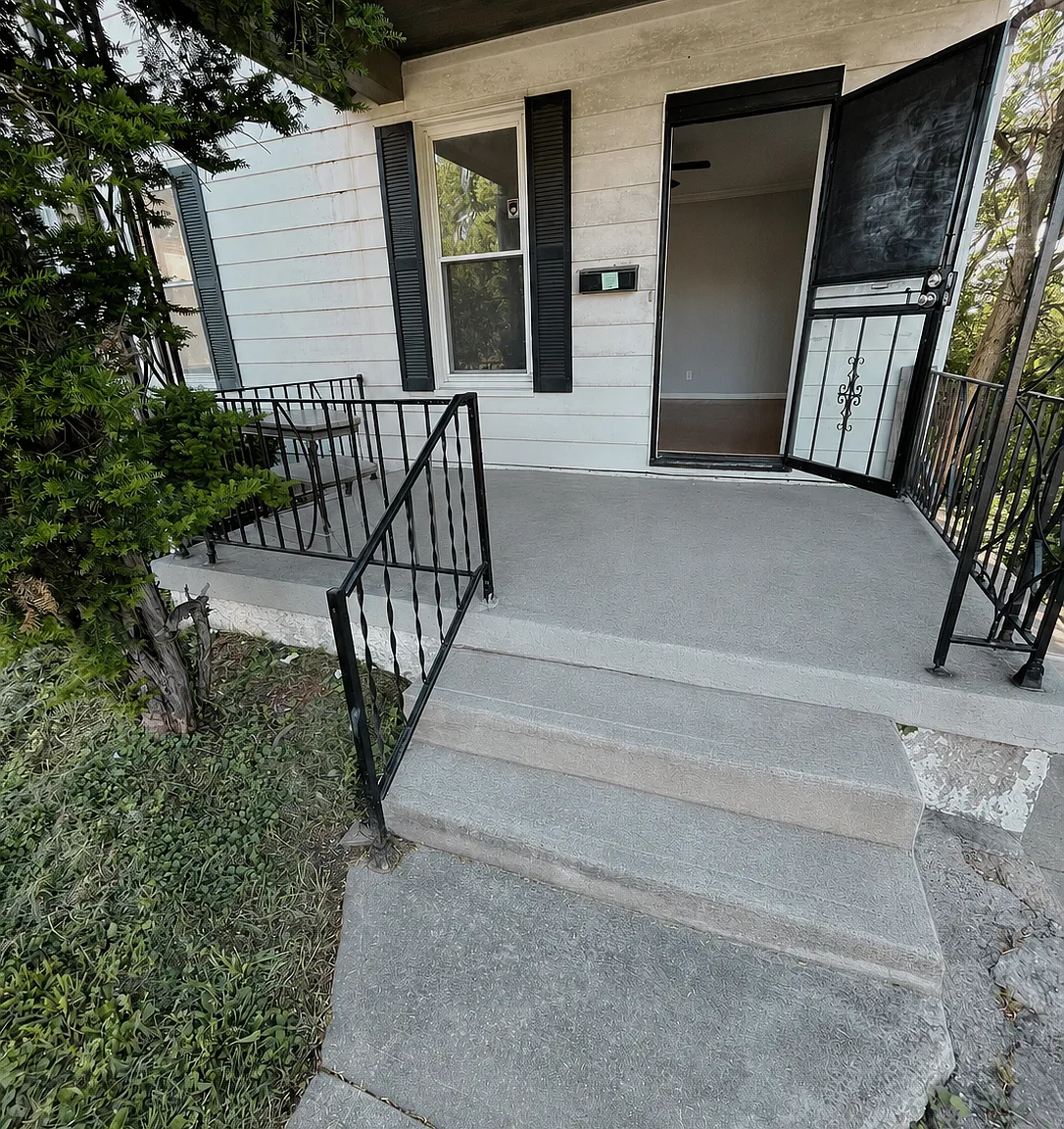 3 bed, 1199 sqft, $1,700 — Photo 2