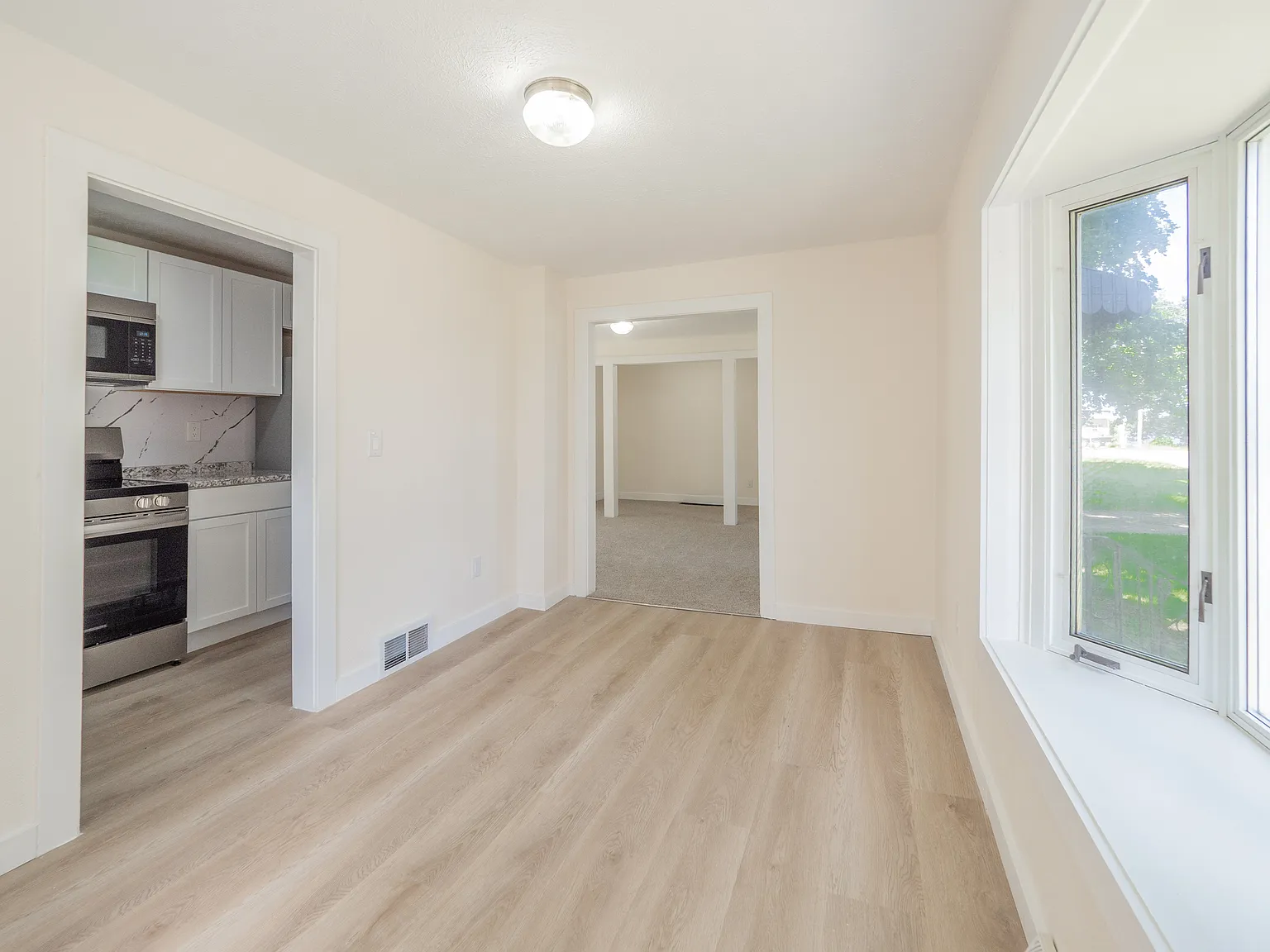 2 bed, 996 sqft, $2,500 — Photo 1