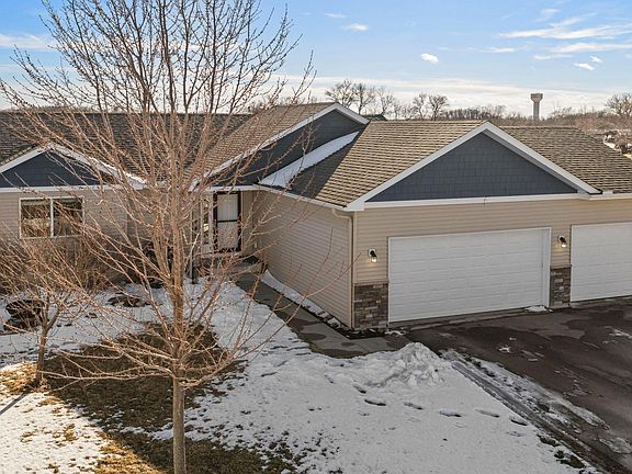 2nd image of 845 Lakewood Trl
