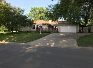168 Valley Rd, Waterloo, IA 50701