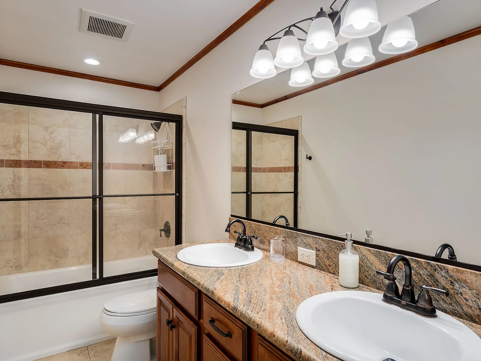 1175 Wildwood Ave — Photo 4