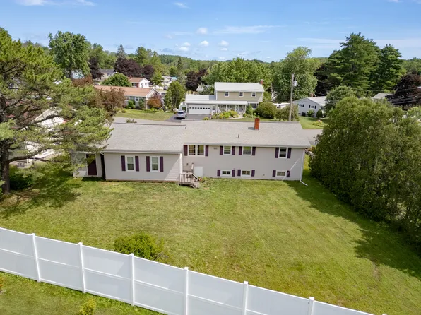 17 Heathwood Lane, Lewiston, ME 04240