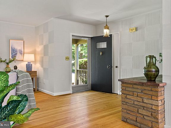 2nd image of 3035 Cedarwood Ln