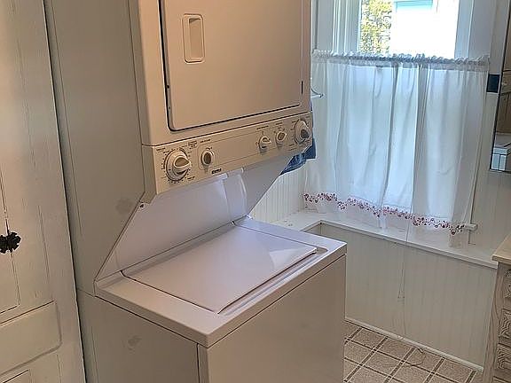 4th image of 6078 Floral Ave