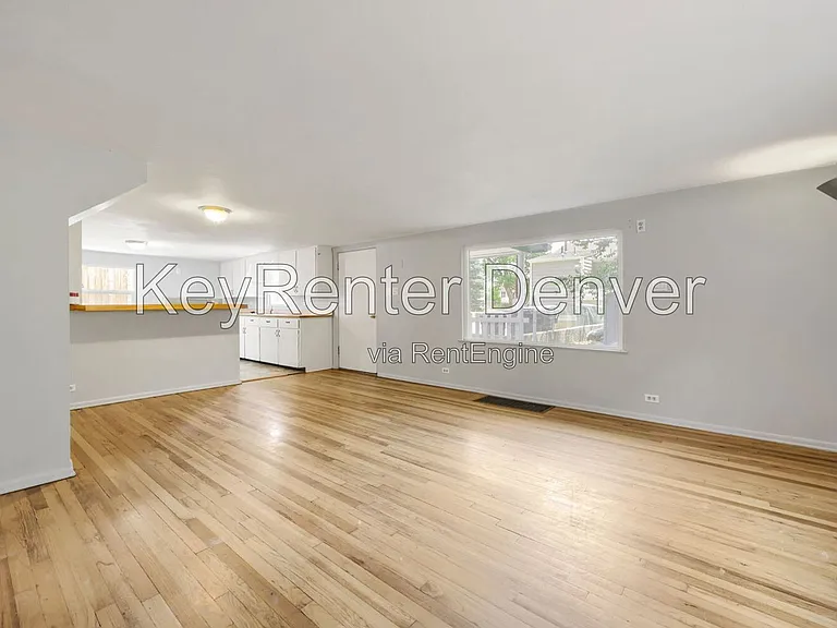 812 5th St #C — Photo 3