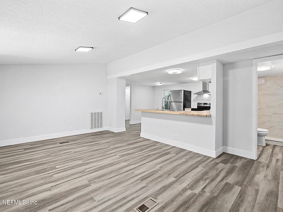 4th image of 2614 WATER BLUFF Drive