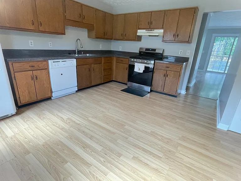 388 Oak Harbor Trl — Photo 2