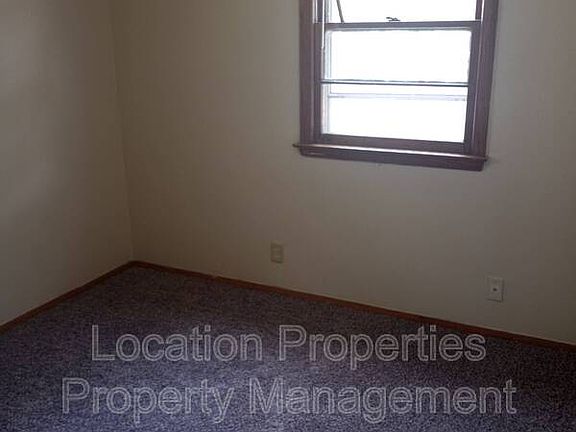 3rd image of 806 W 25th St APT A