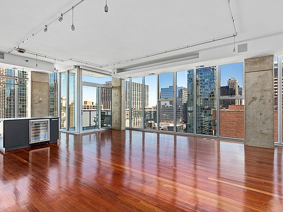 2nd image of 550 N Saint Clair St APT 2301