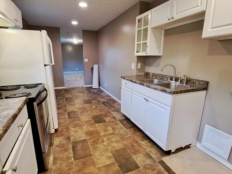 4161 Mapleleaf Dr — Photo 2