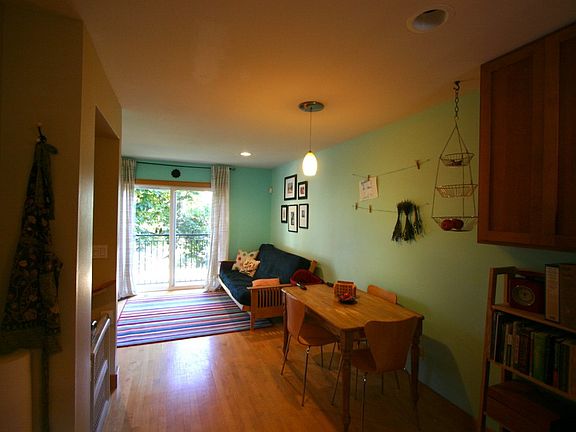 5th image of 107 21st Ave E Unit B