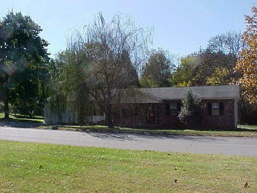 1st image of 204 Oakwood Estates Dr