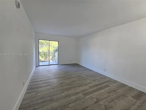 4550 NW 9th St #304E Photo 1