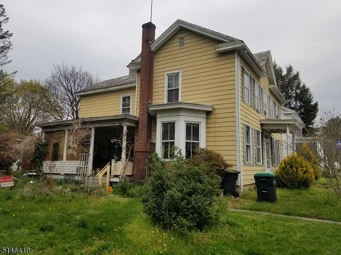 2nd image of 13 Maple St