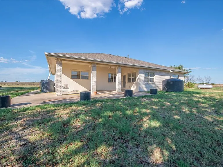 2300 County Road 302 — Photo 29