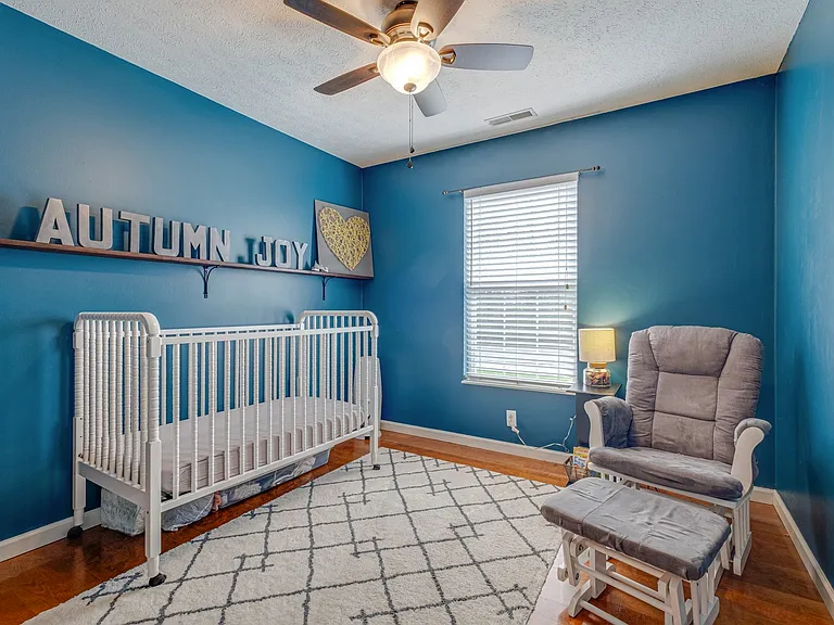 4002 Farmingham Woods Dr — Photo 19