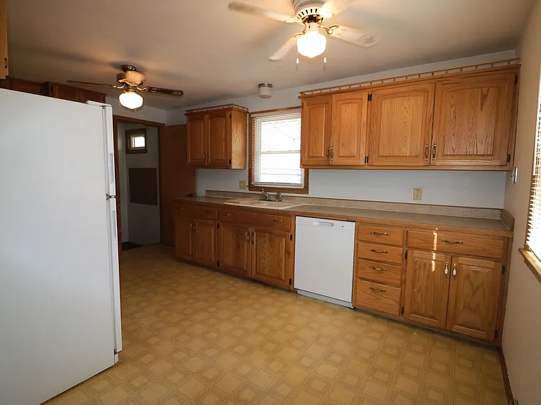 848 Church Ave — Photo 7