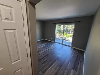 604 Clark St — Photo 27