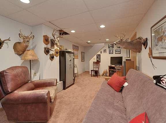 2nd image of 340 S Heritage St