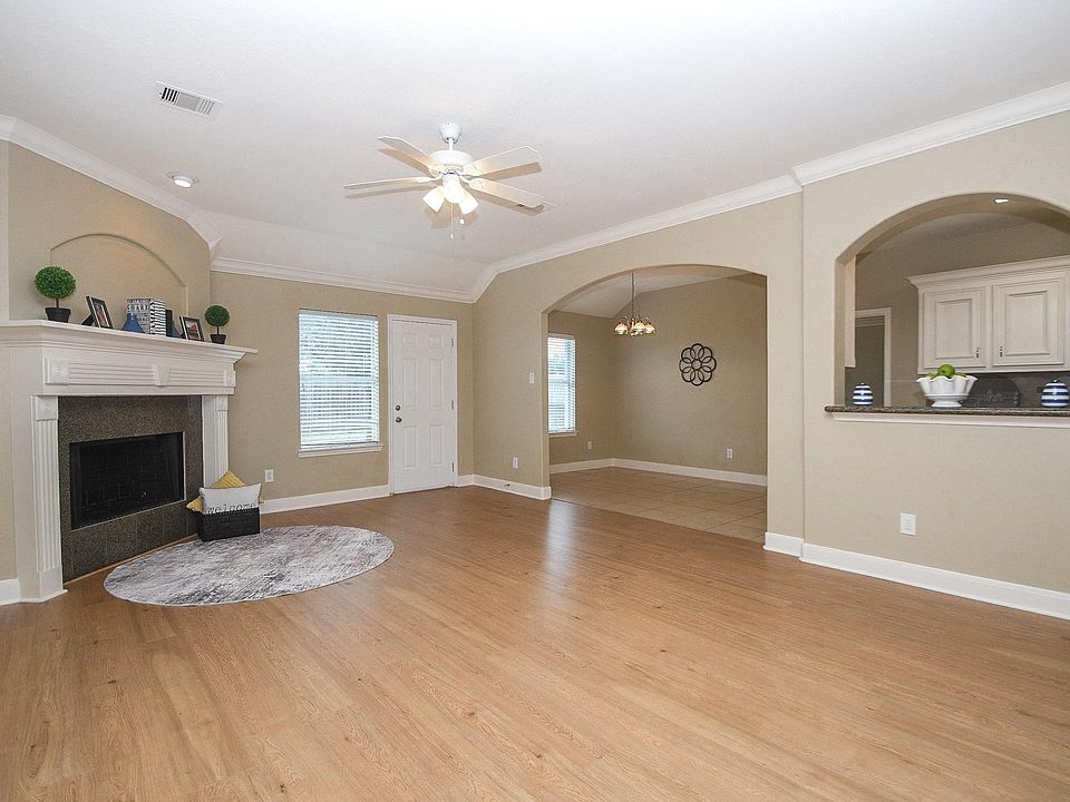1st image of 2439 Teresa Dr