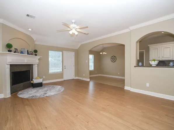 2439 Teresa Dr, Rosenberg, TX 77471