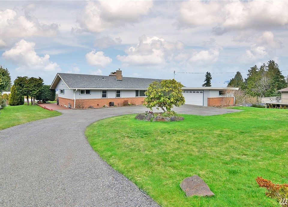 Entrance to 2527 Viewcrest Avenue, Everett, WA98203