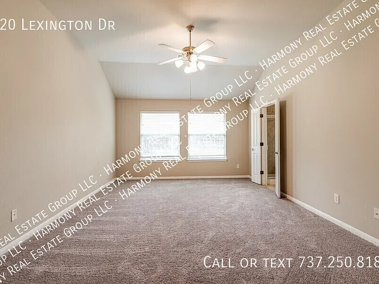 220 Lexington Dr — Photo 10