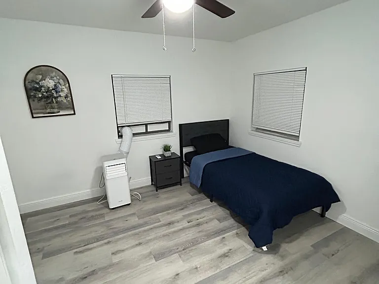 1605 N Gomez Ave — Photo 11