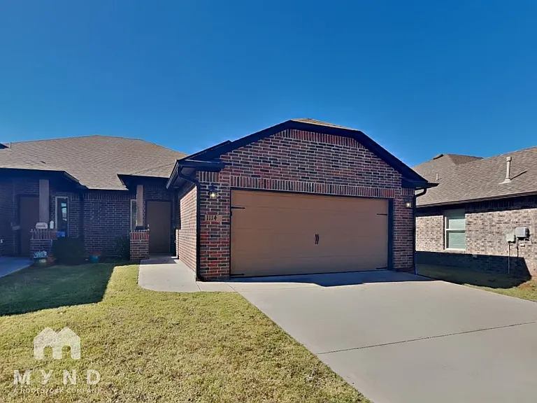 1114 Merlin Dr — Photo 1