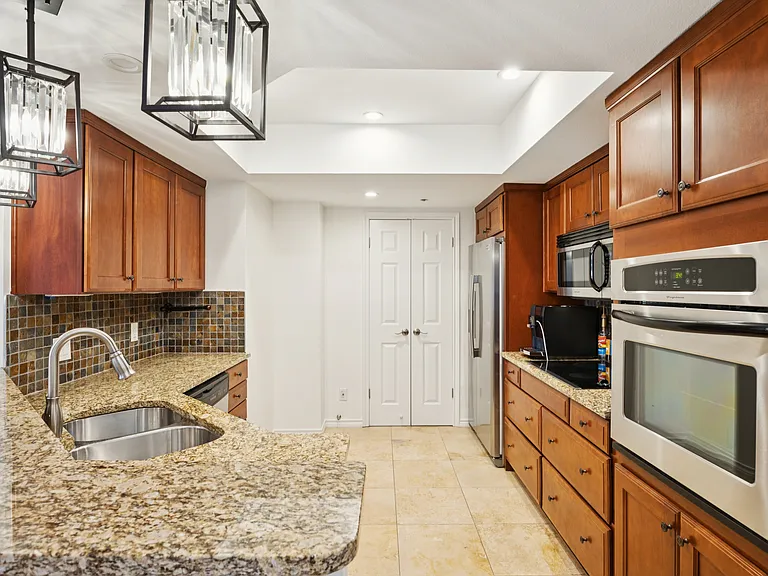 5909 Luther Ln #800 — Photo 16