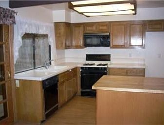 4th image of 740 Knollwood Ln
