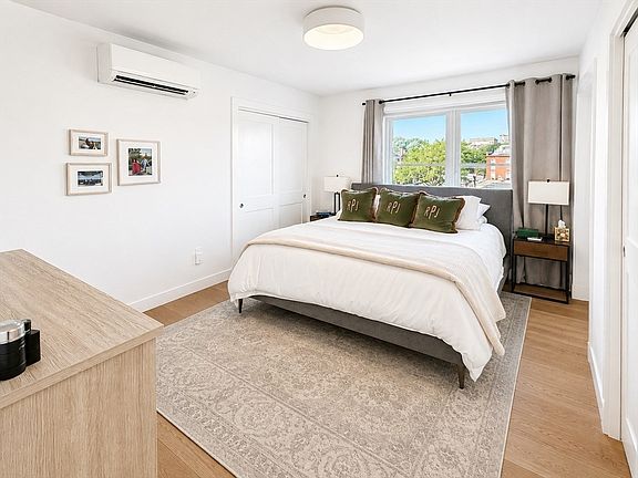 5th image of 654 E Broadway #302