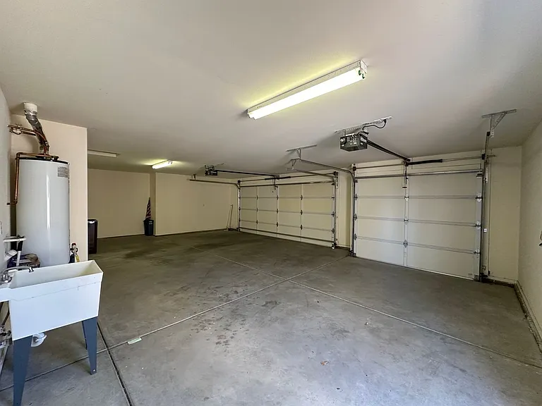660 Country Club Dr — Photo 35