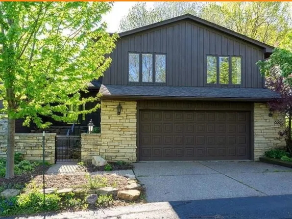 6401 Utica Ridge Rd Unit 22, Davenport, IA 52807
